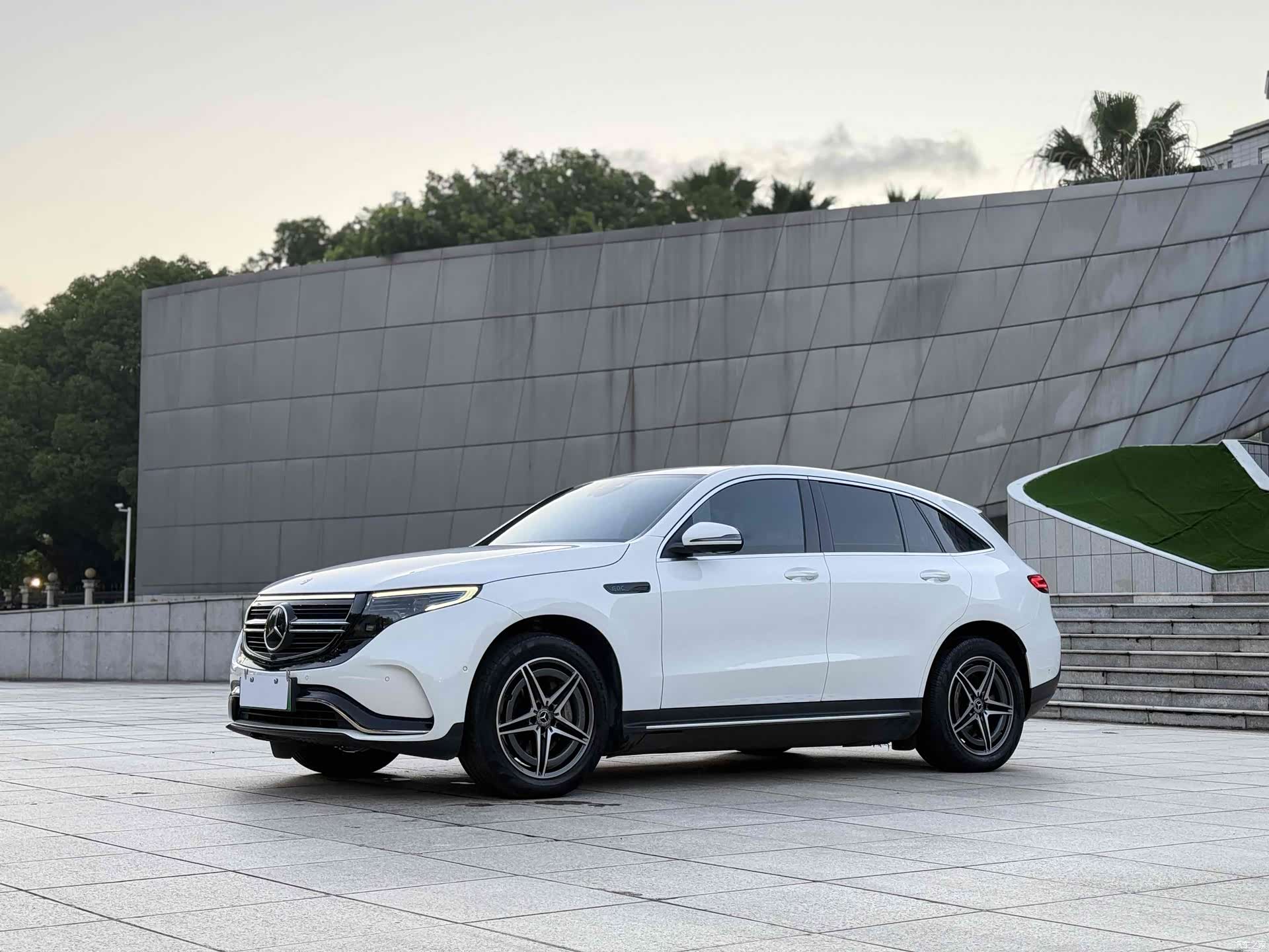 Mercedes-Benz EQC, 2021 1
