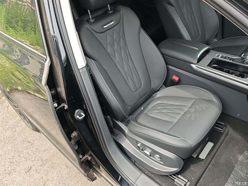 Hongqi HS7, 2024 25