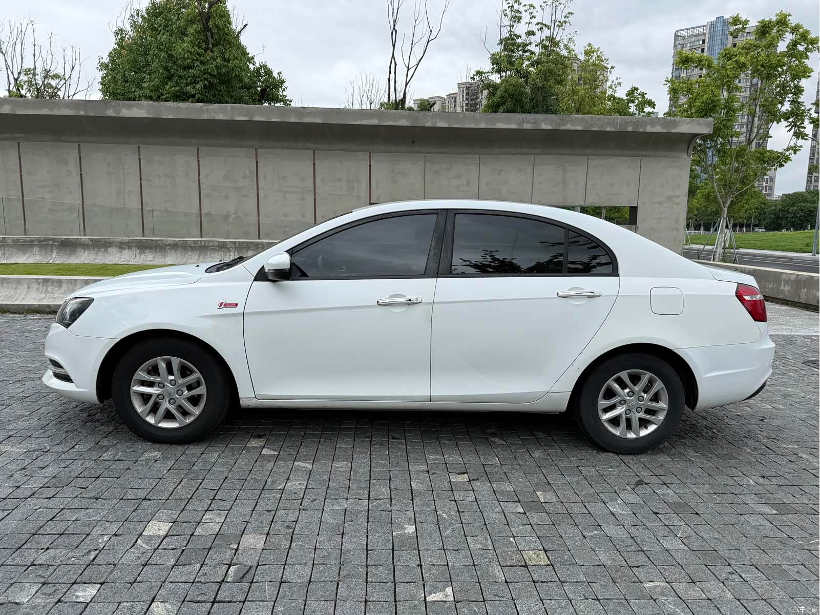 Geely Emgrand, 2016 11