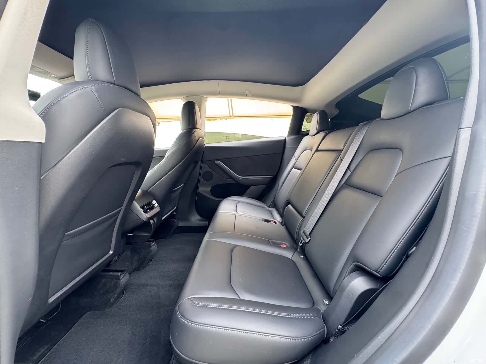 Tesla Model Y, 2022 22
