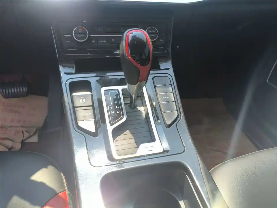 Geely Emgrand GS