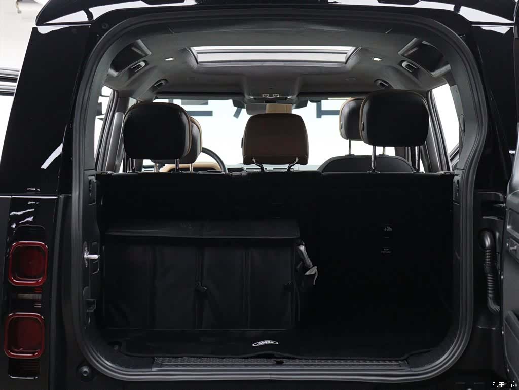Land Rover Defender, 2024 11