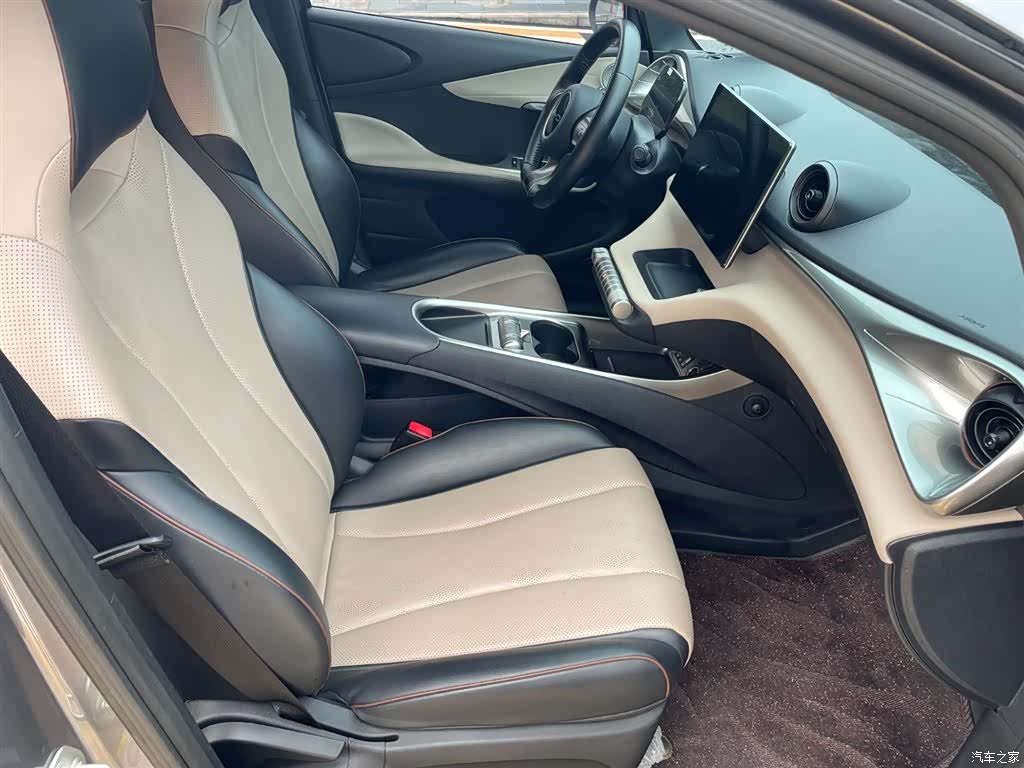 BYD Dolphin, 2024 все фото