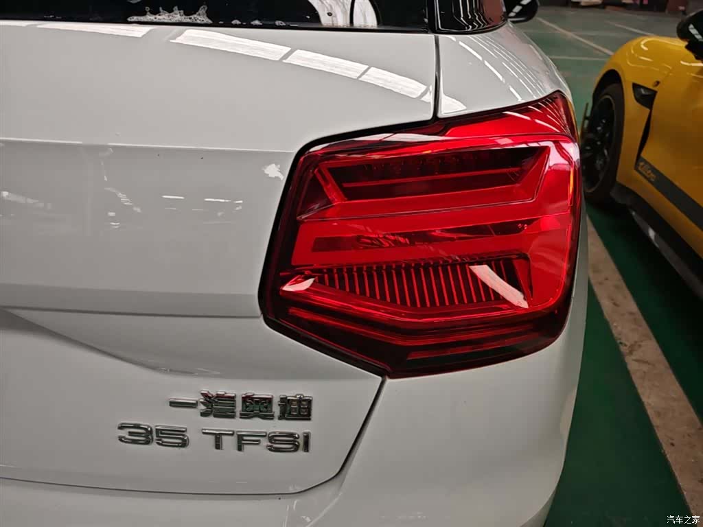 Audi Q2L, 2021 8