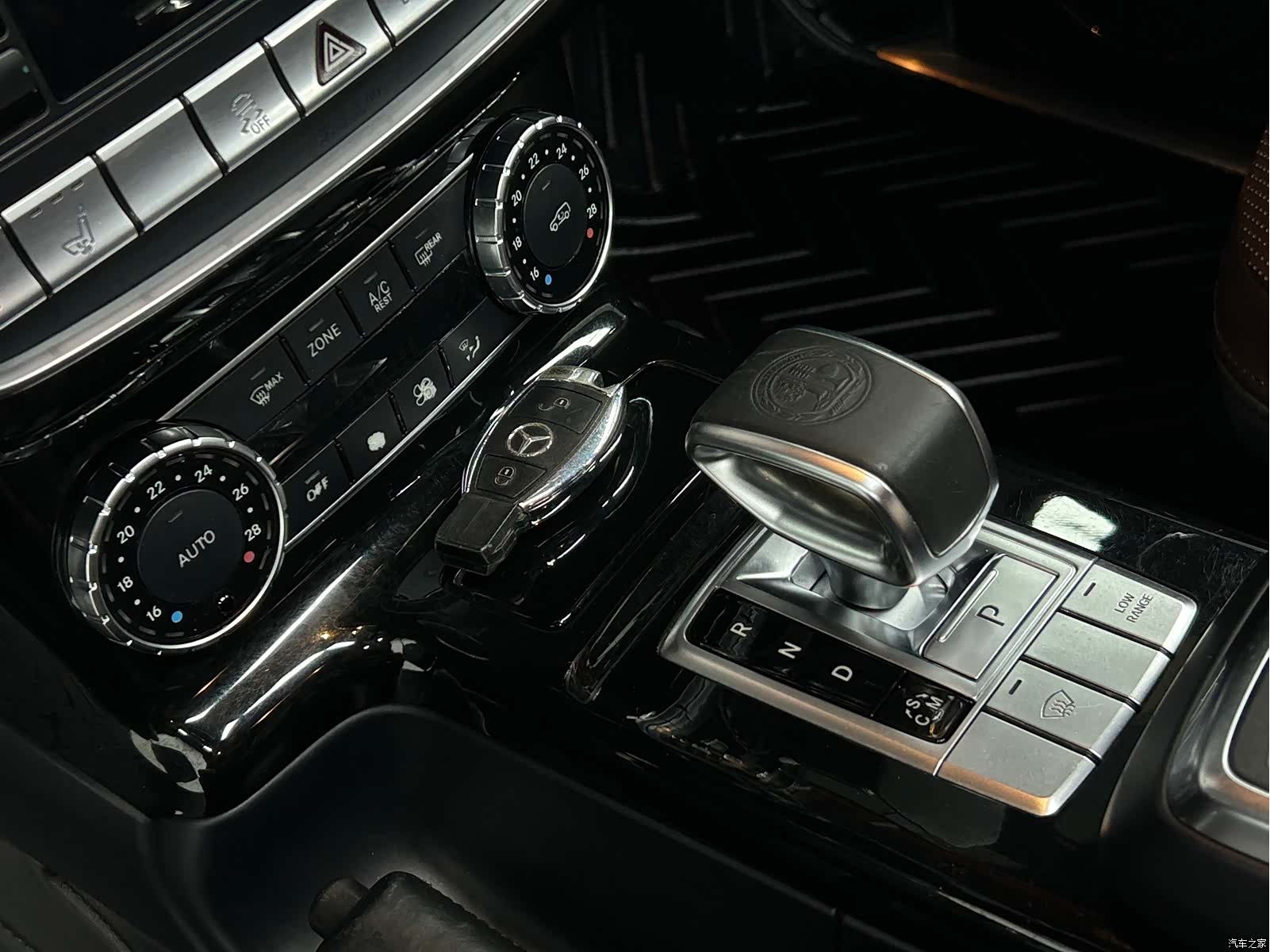 Mercedes-Benz G-Class, 2016 9