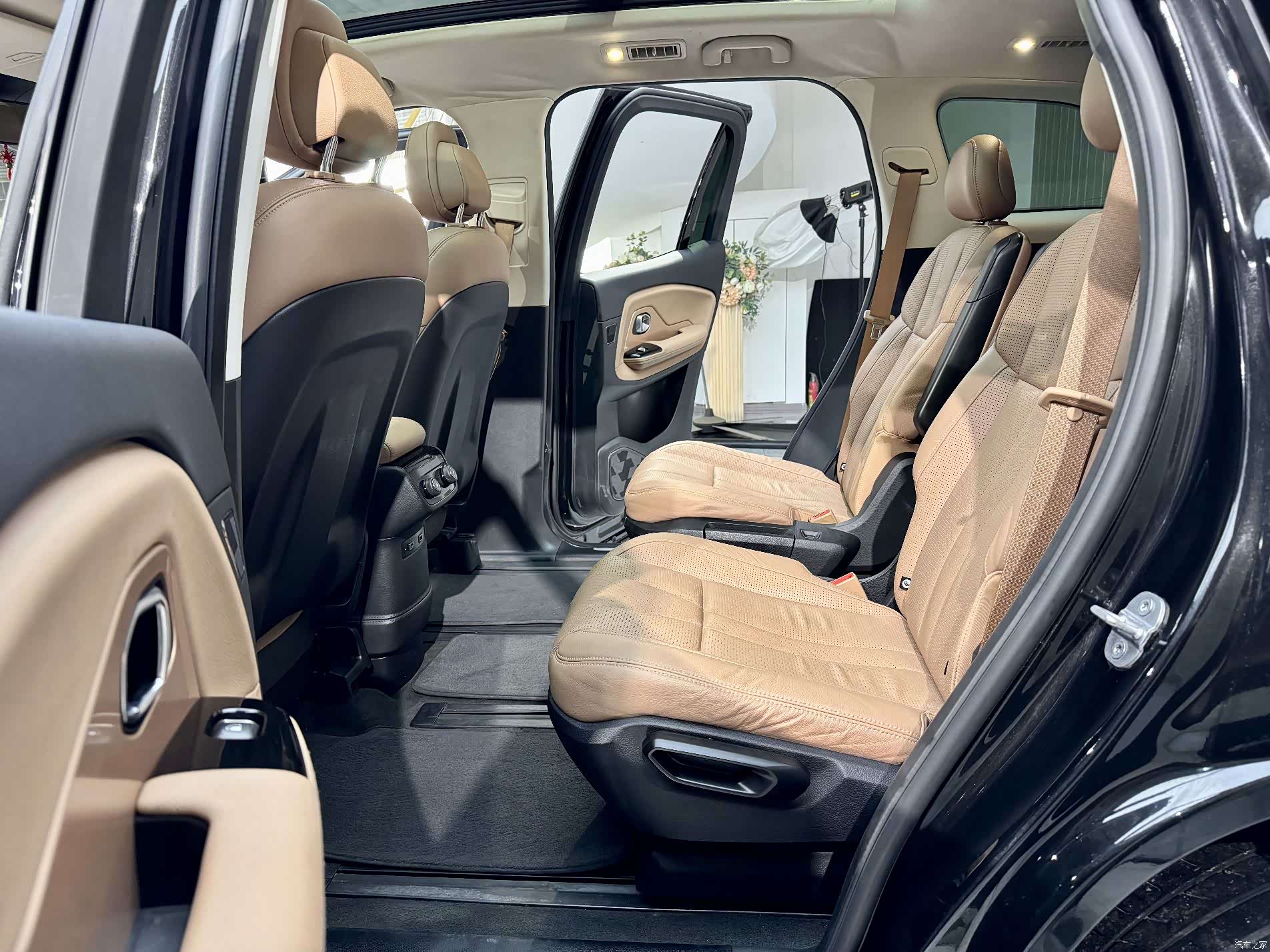NIO ES8, 2019 11