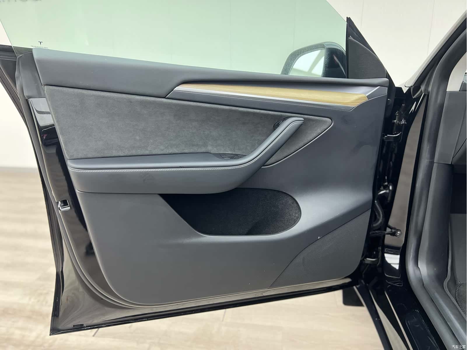 Tesla Model Y, 2023 6