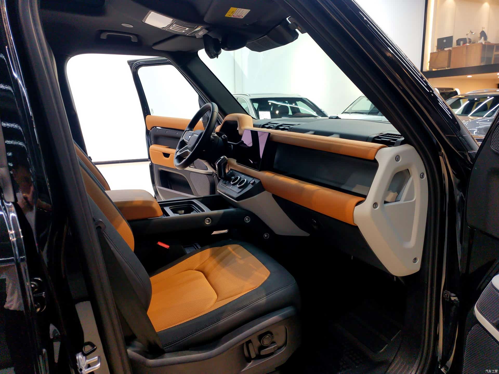 Land Rover Defender, 2023 7