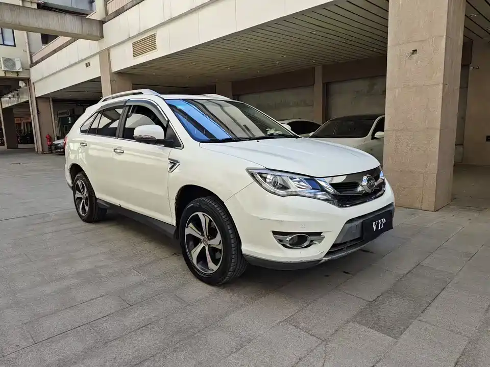 BYD S7