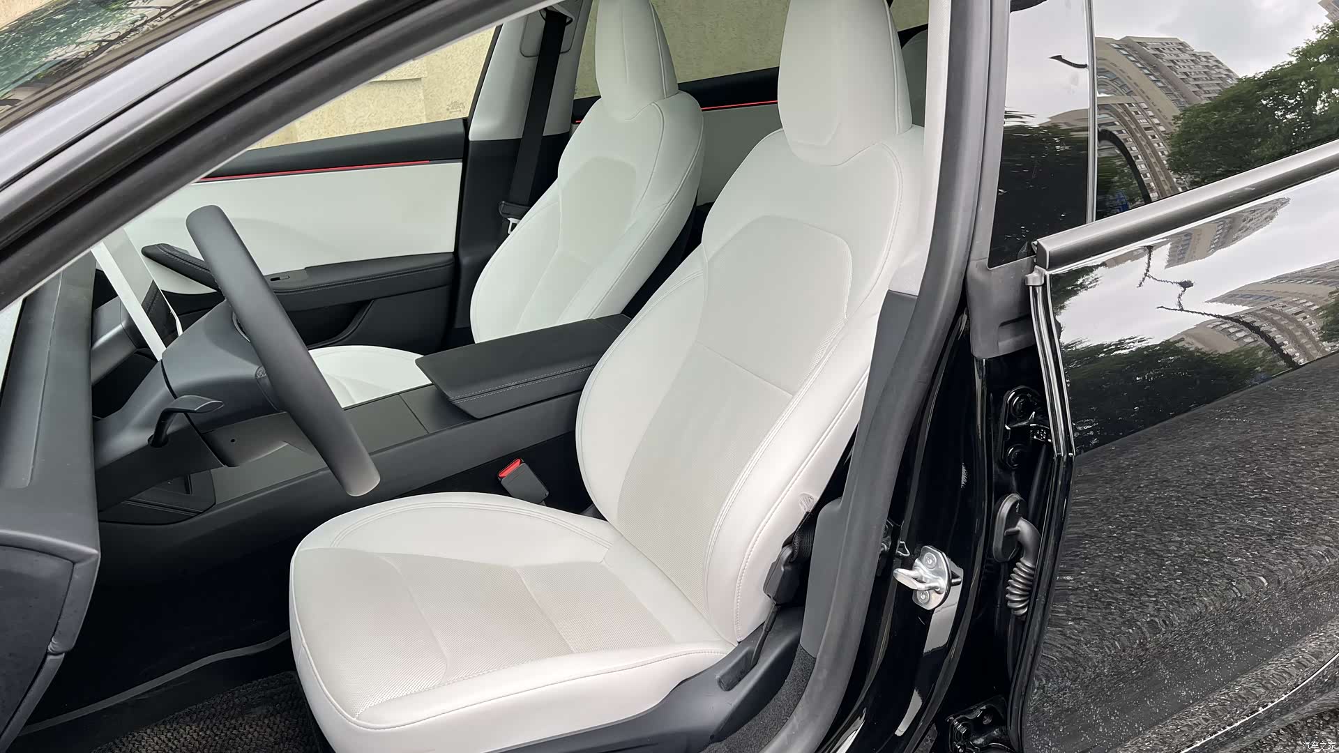 Tesla Model 3, 2026 10