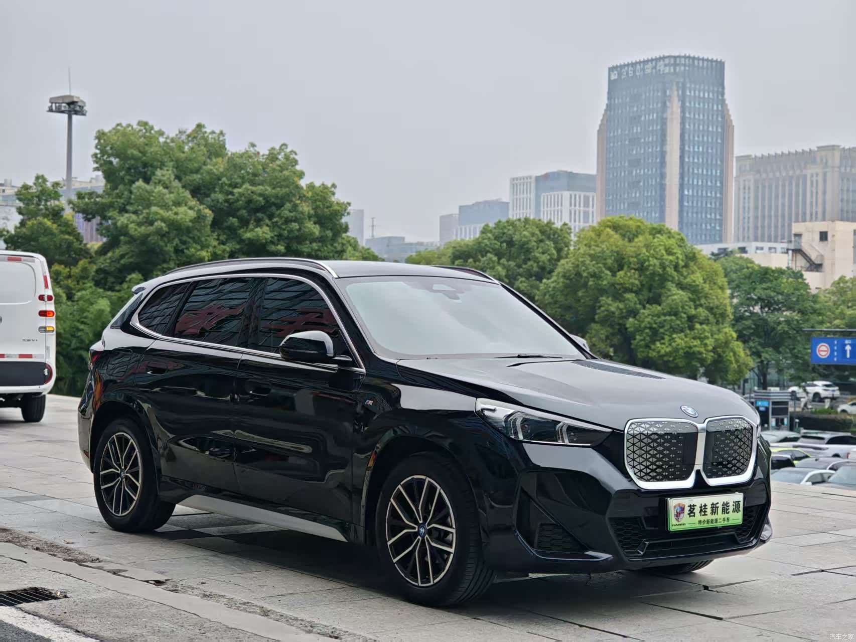 BMW iX1, 2025 3