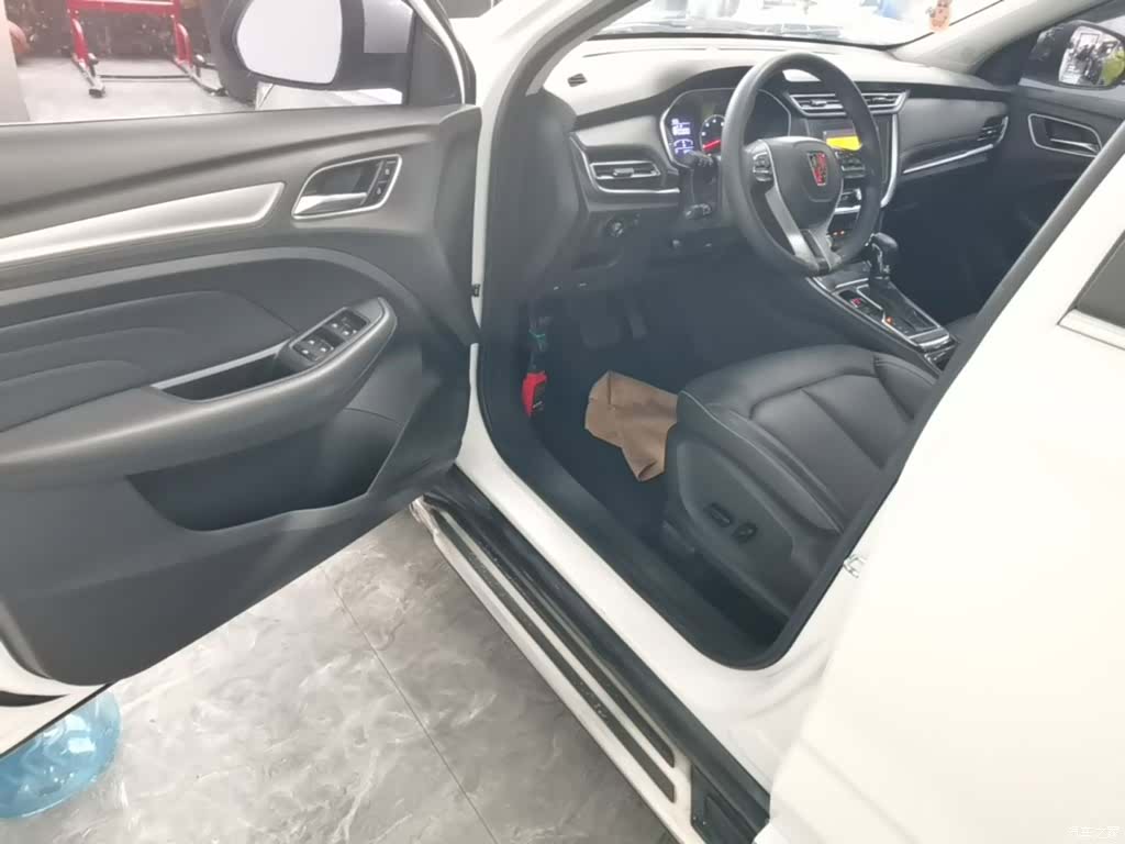 Roewe RX3, 2019 16