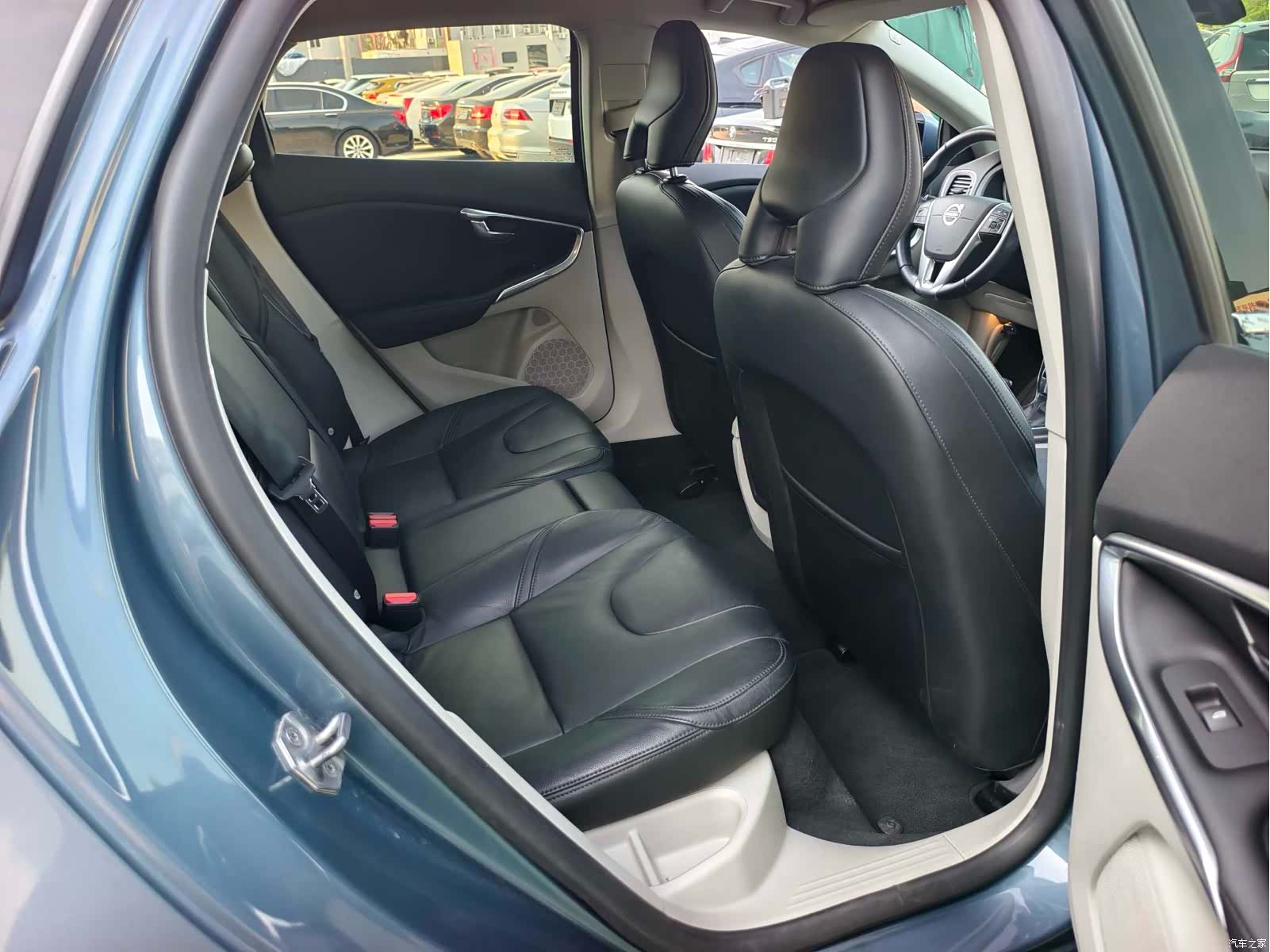 Volvo V40, 2013 14