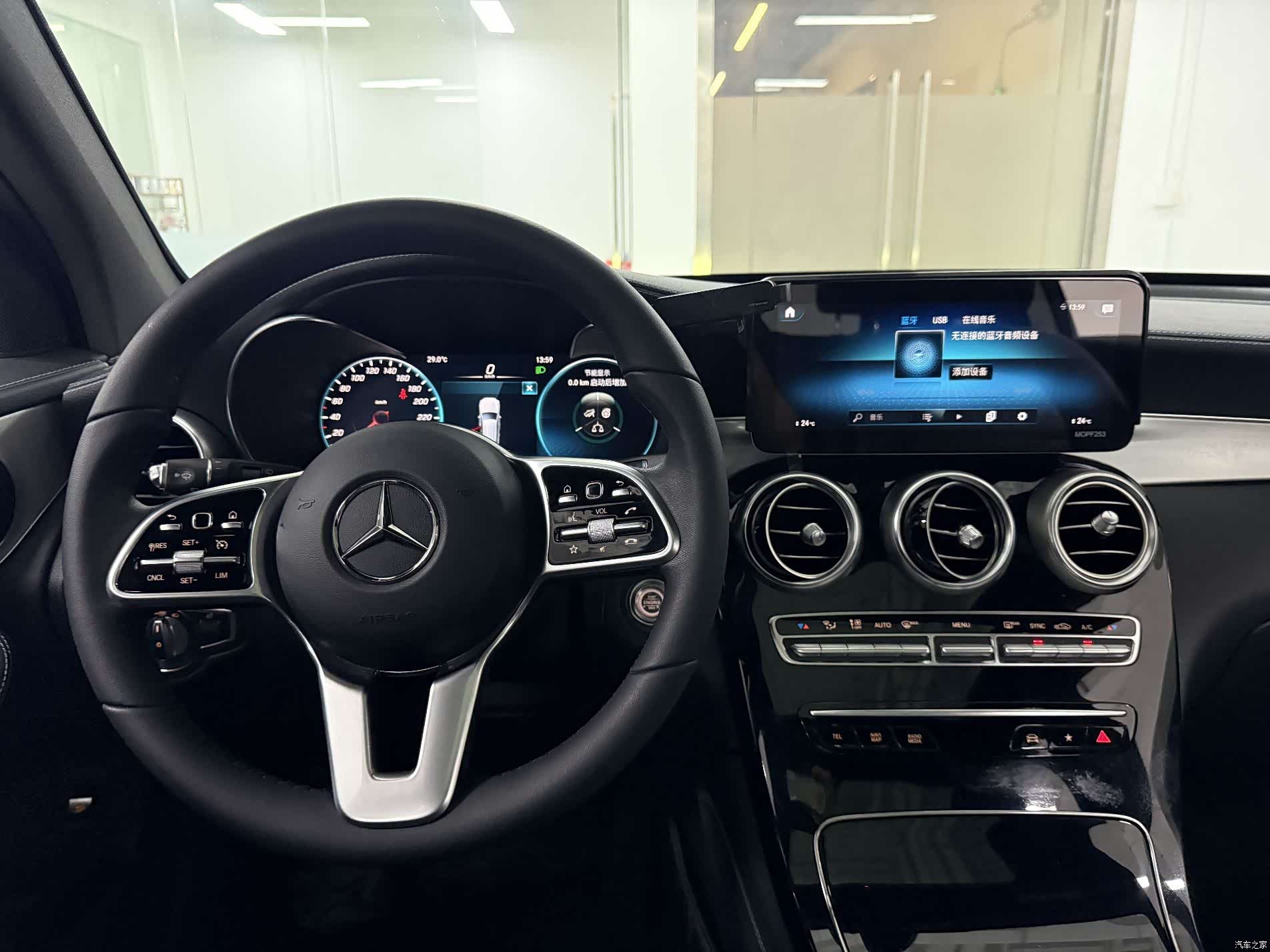 Mercedes-Benz GLC, 2020 18