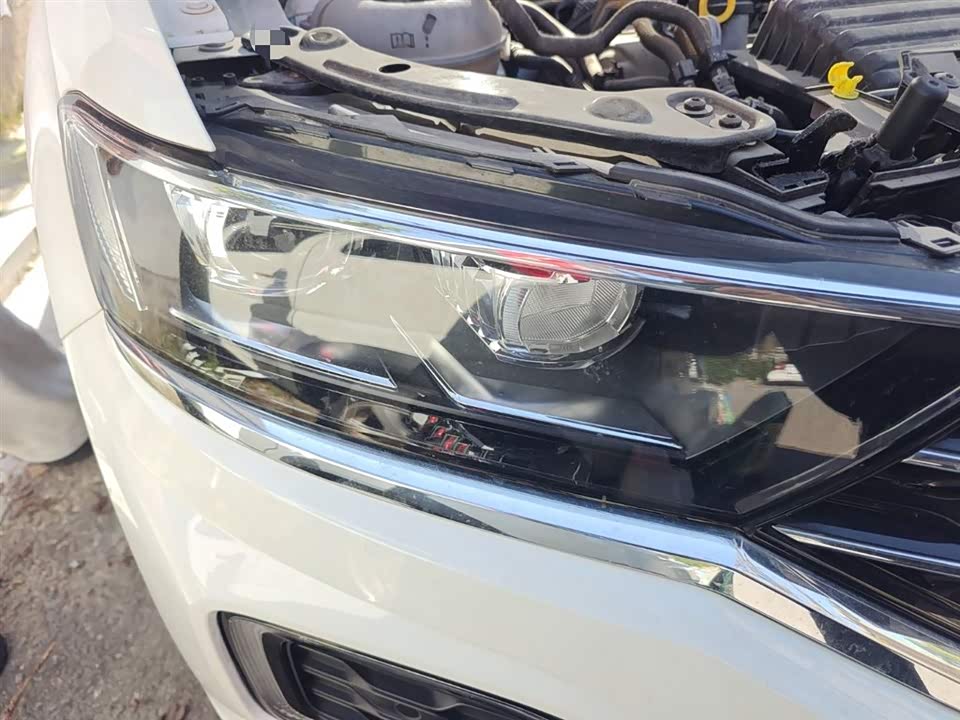 Volkswagen T-ROC exploring Songs