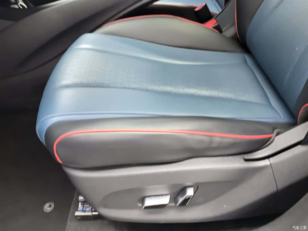 BYD Dolphin, 2022 20
