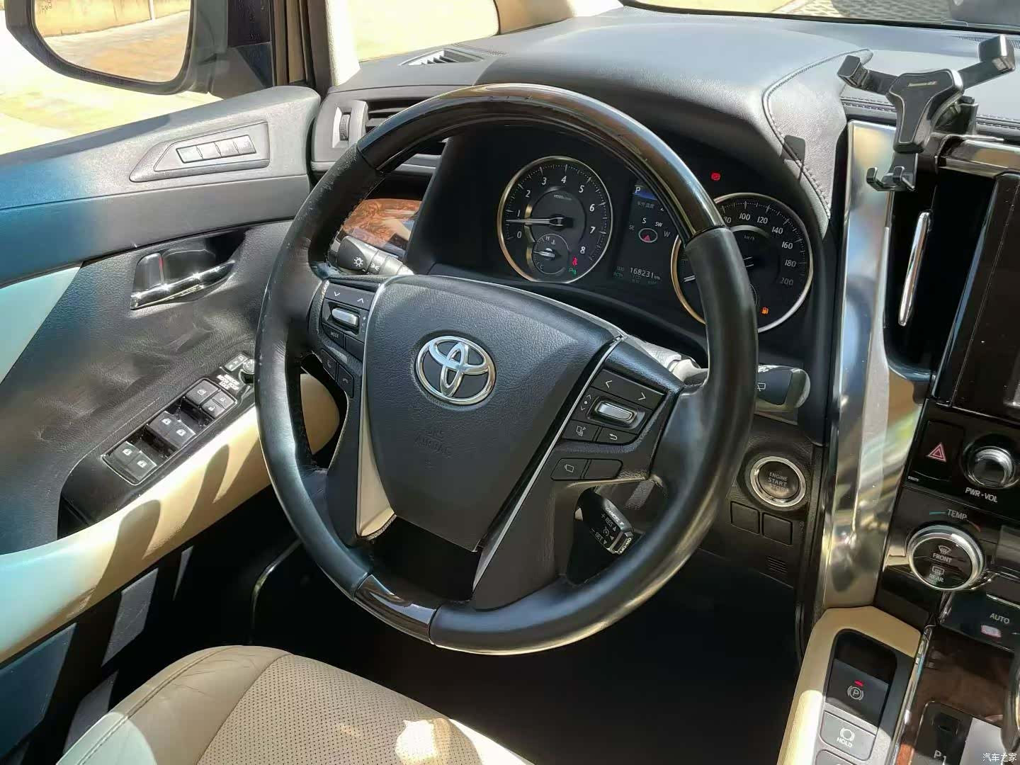 Toyota Alphard, 2018 8