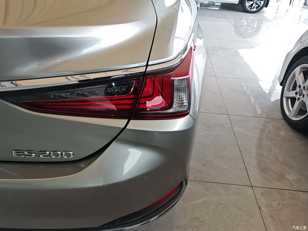 Lexus ES, 2020 8