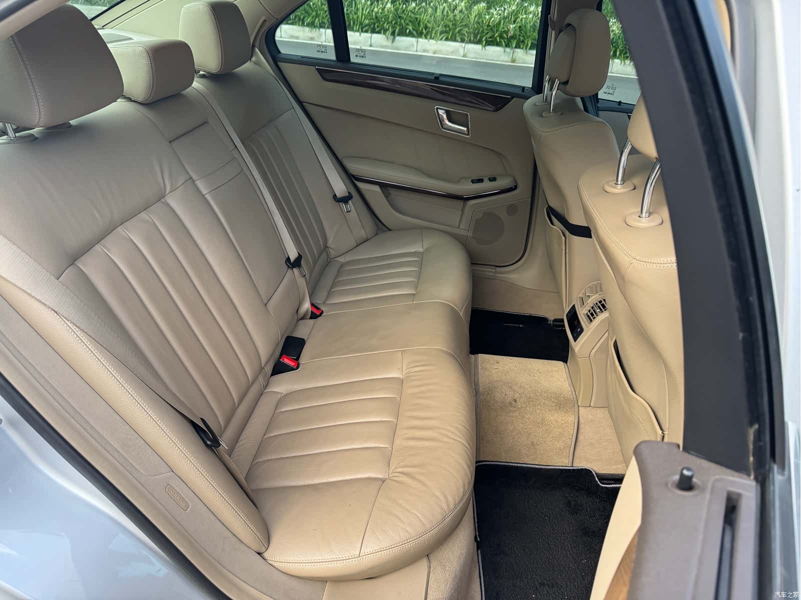 Mercedes-Benz E-Class, 2010 9