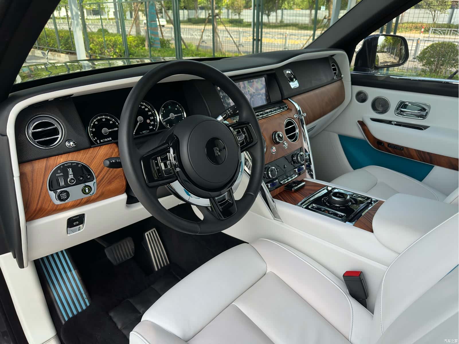 Rolls-Royce Cullinan, 2019 11