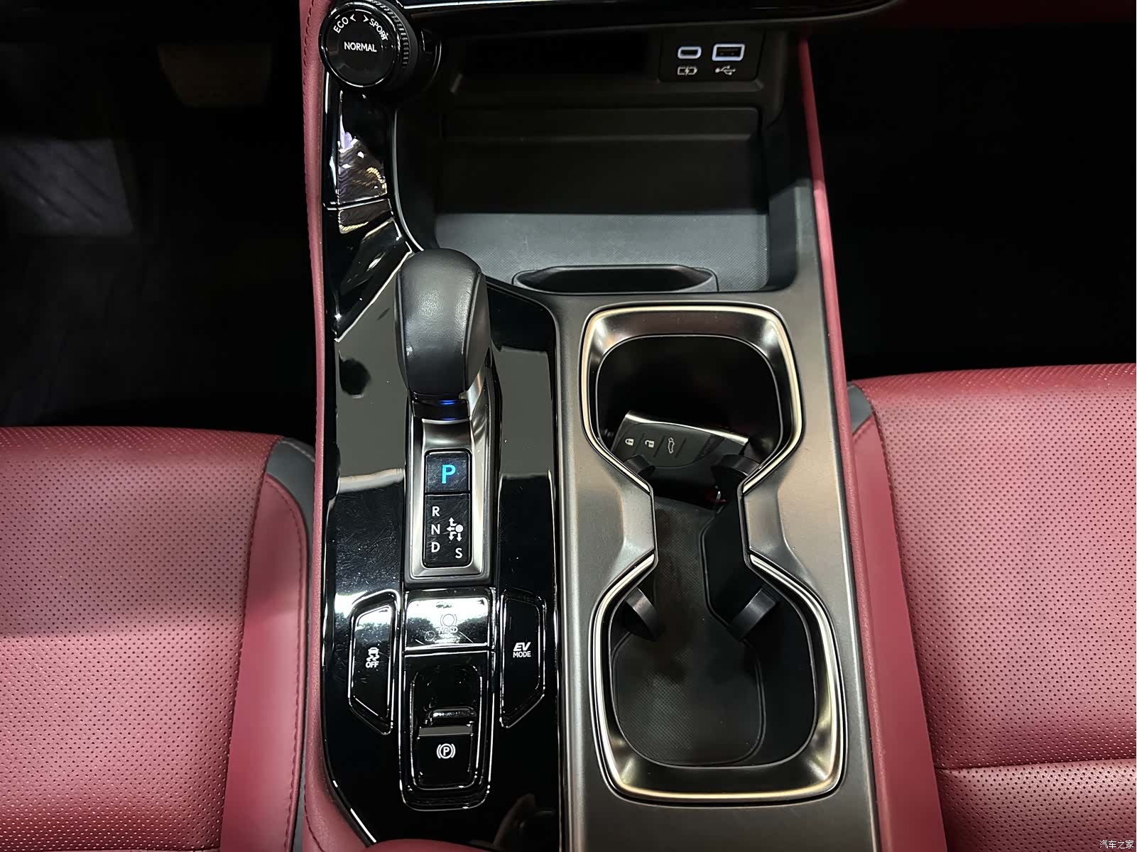 Lexus NX, 2023 12