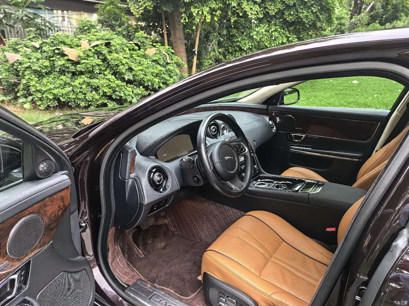 Jaguar XJ, 2014 3