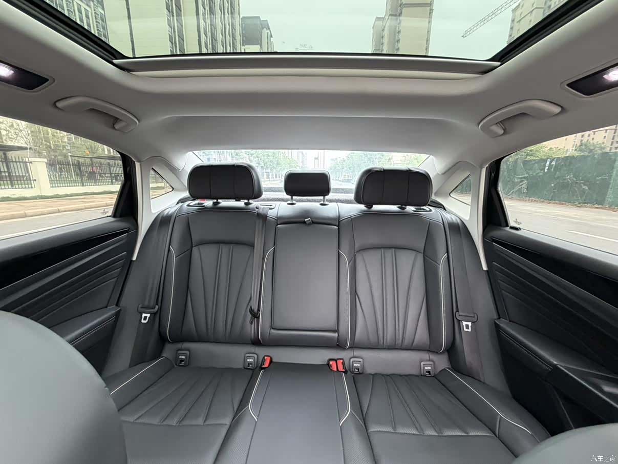 Volkswagen Passat, 2024 14