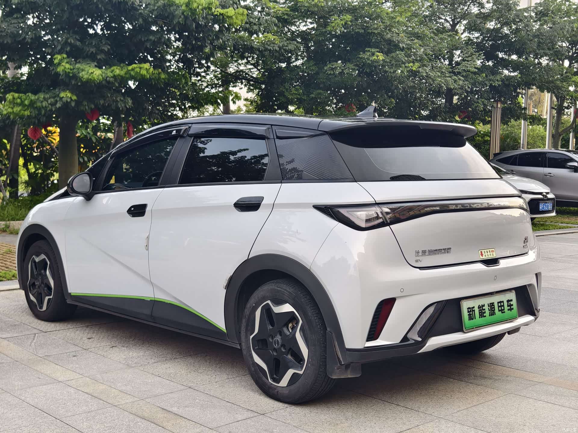 BYD Dolphin, 2022 все фото