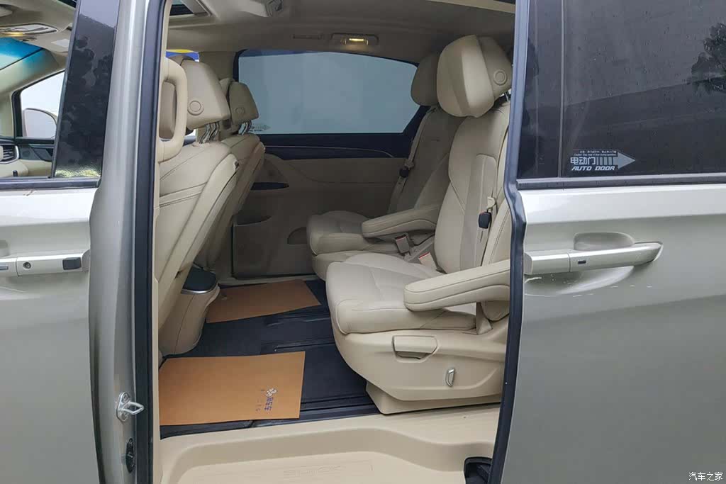 Buick GL8, 2022 11