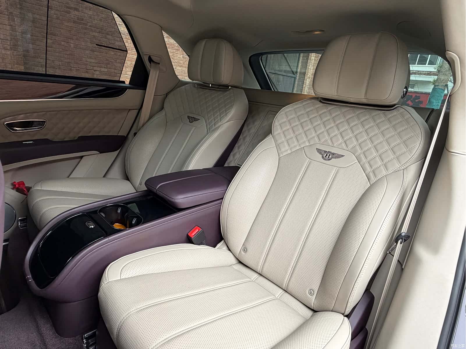 Bentley Bentayga, 2021 14