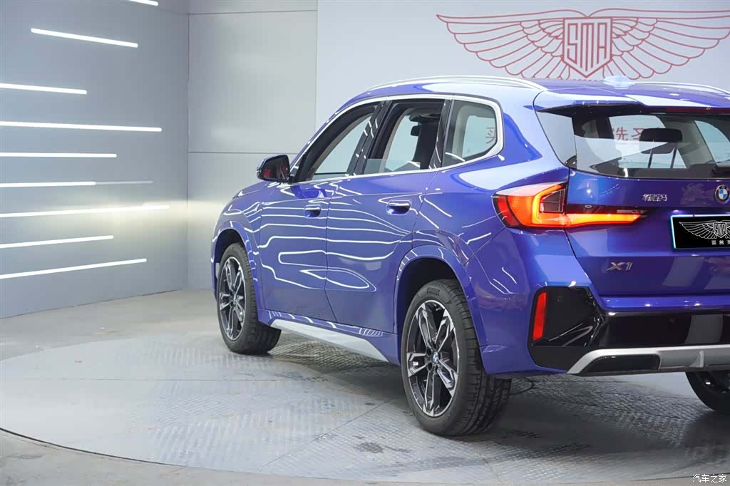 BMW X1, 2025 все фото