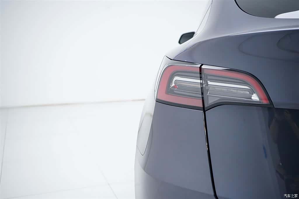 Tesla Model Y, 2022 17