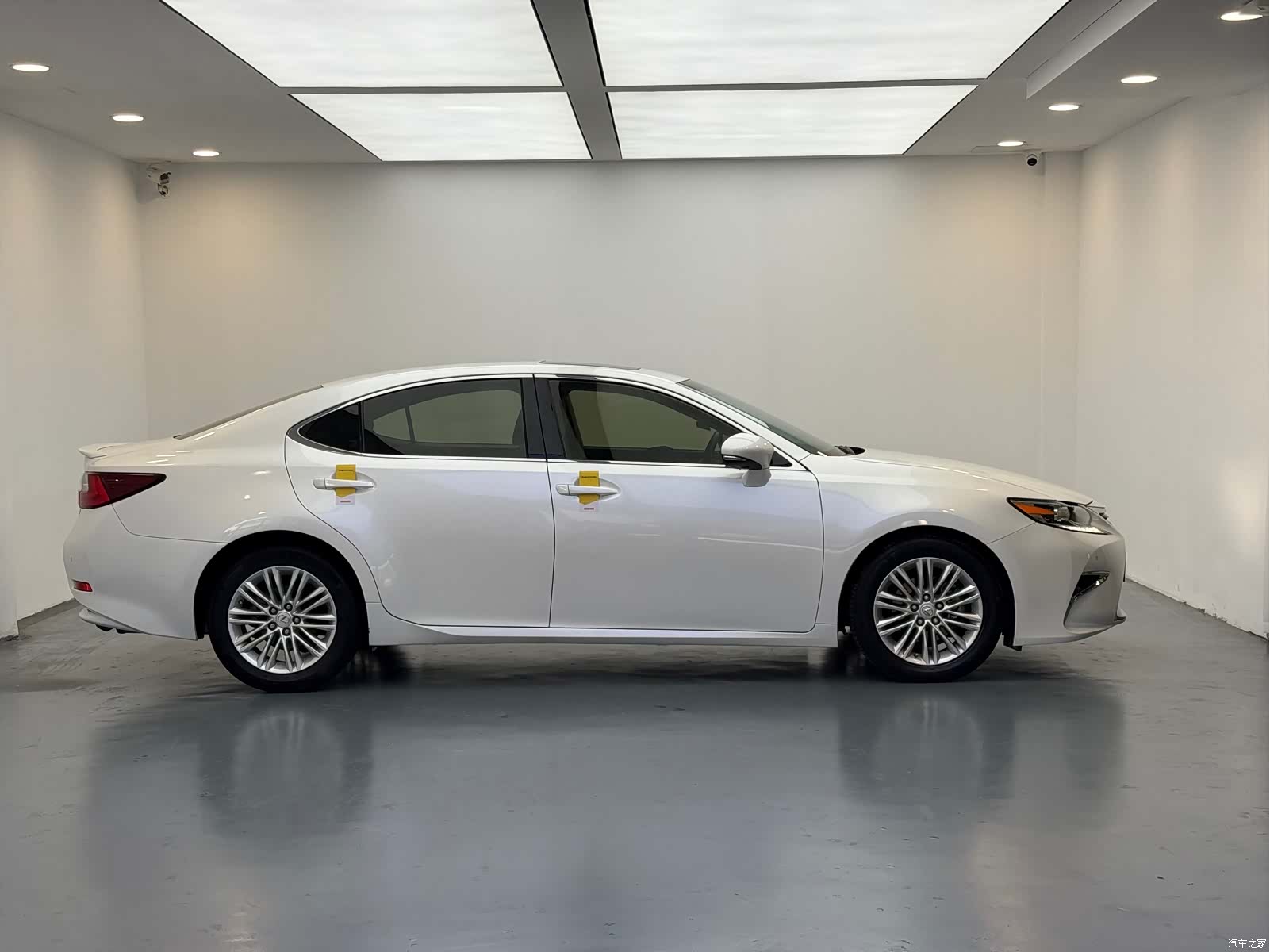 Lexus ES, 2015 17