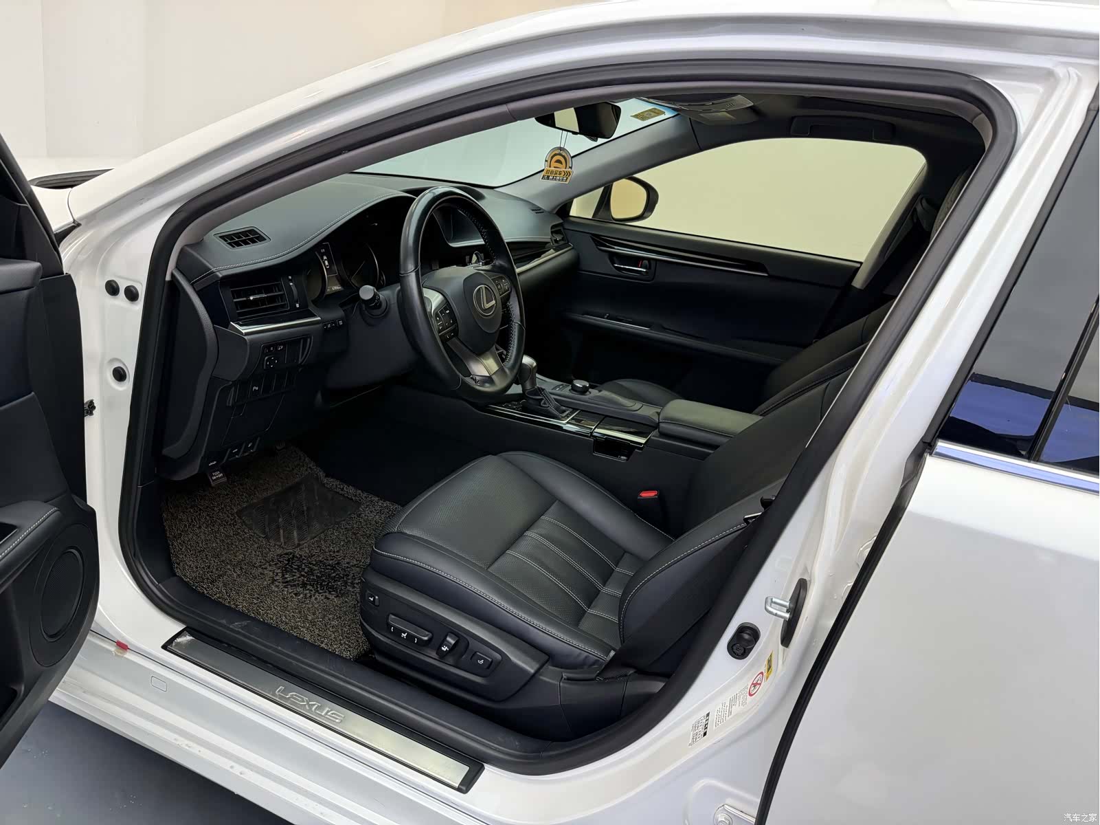 Lexus ES, 2015 9