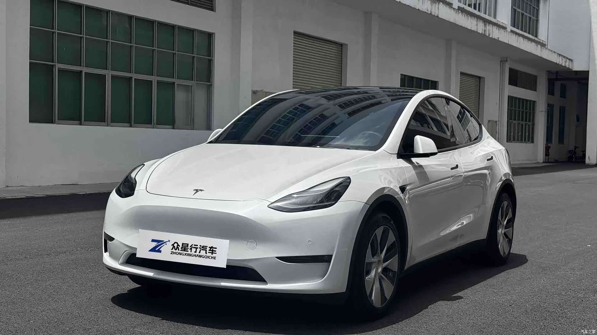 Tesla Model Y, 2021 1