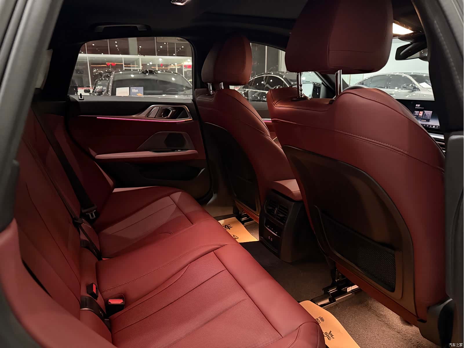 BMW i4, 2025 10