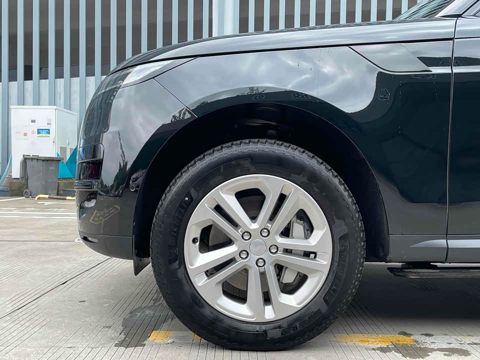 Land Rover Range Rover Sport Land Rover Range Rover Sport