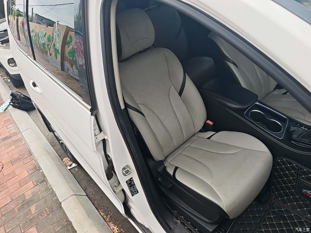 Wuling 730, 2018 25