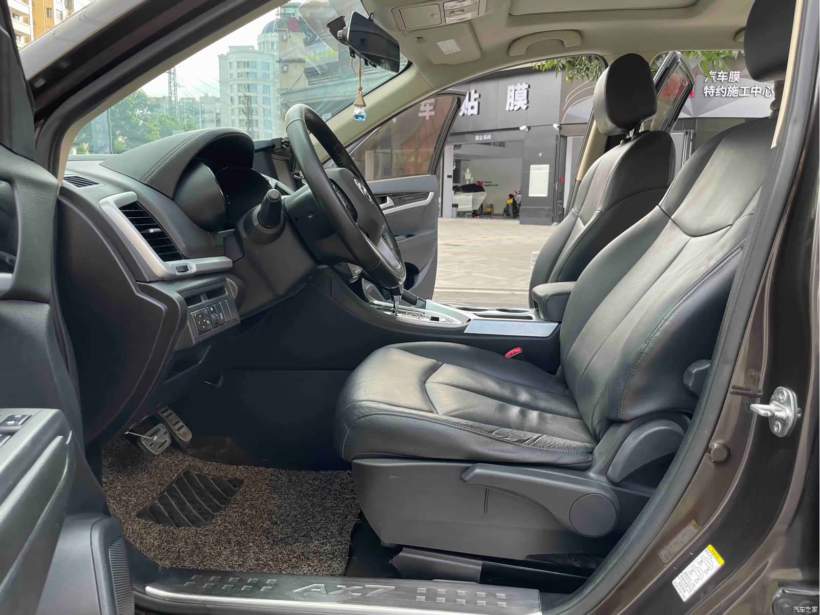 DongFeng AX7, 2015 10
