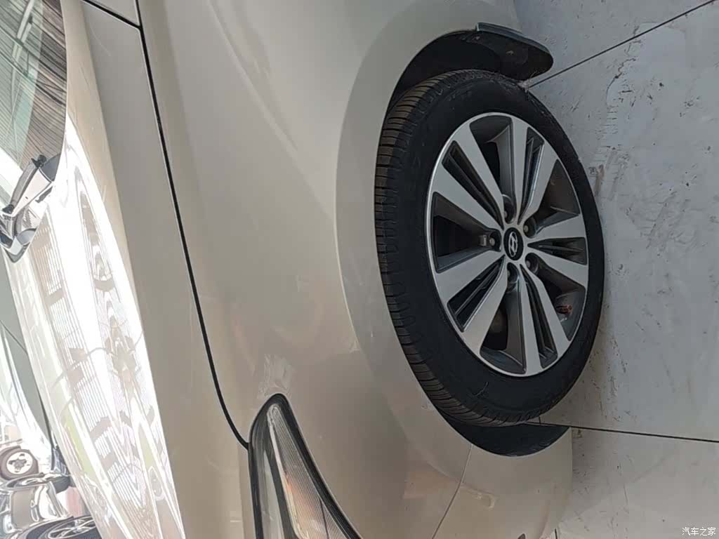 Hyundai GLS, 2016 23