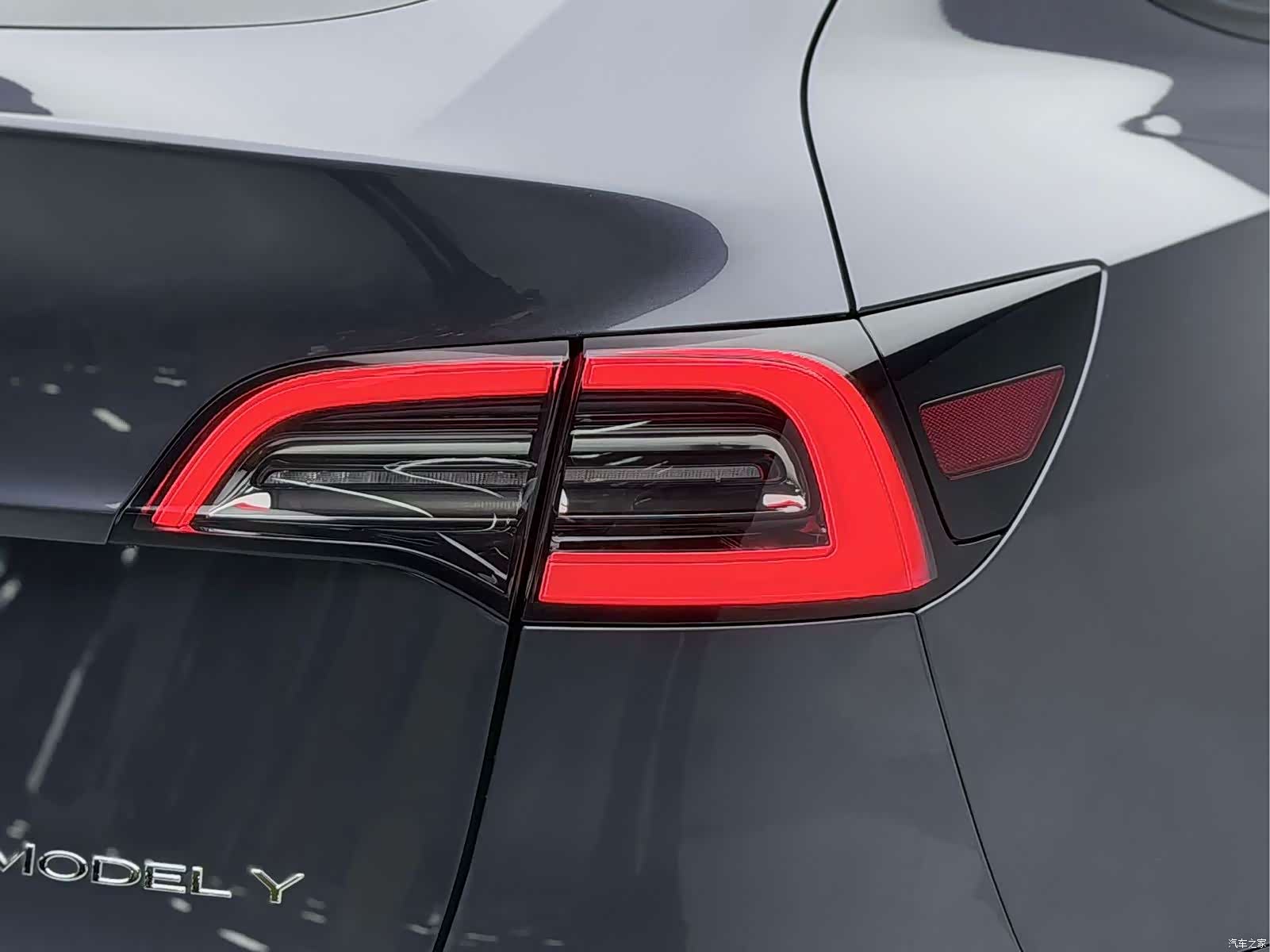 Tesla Model Y, 2023 18