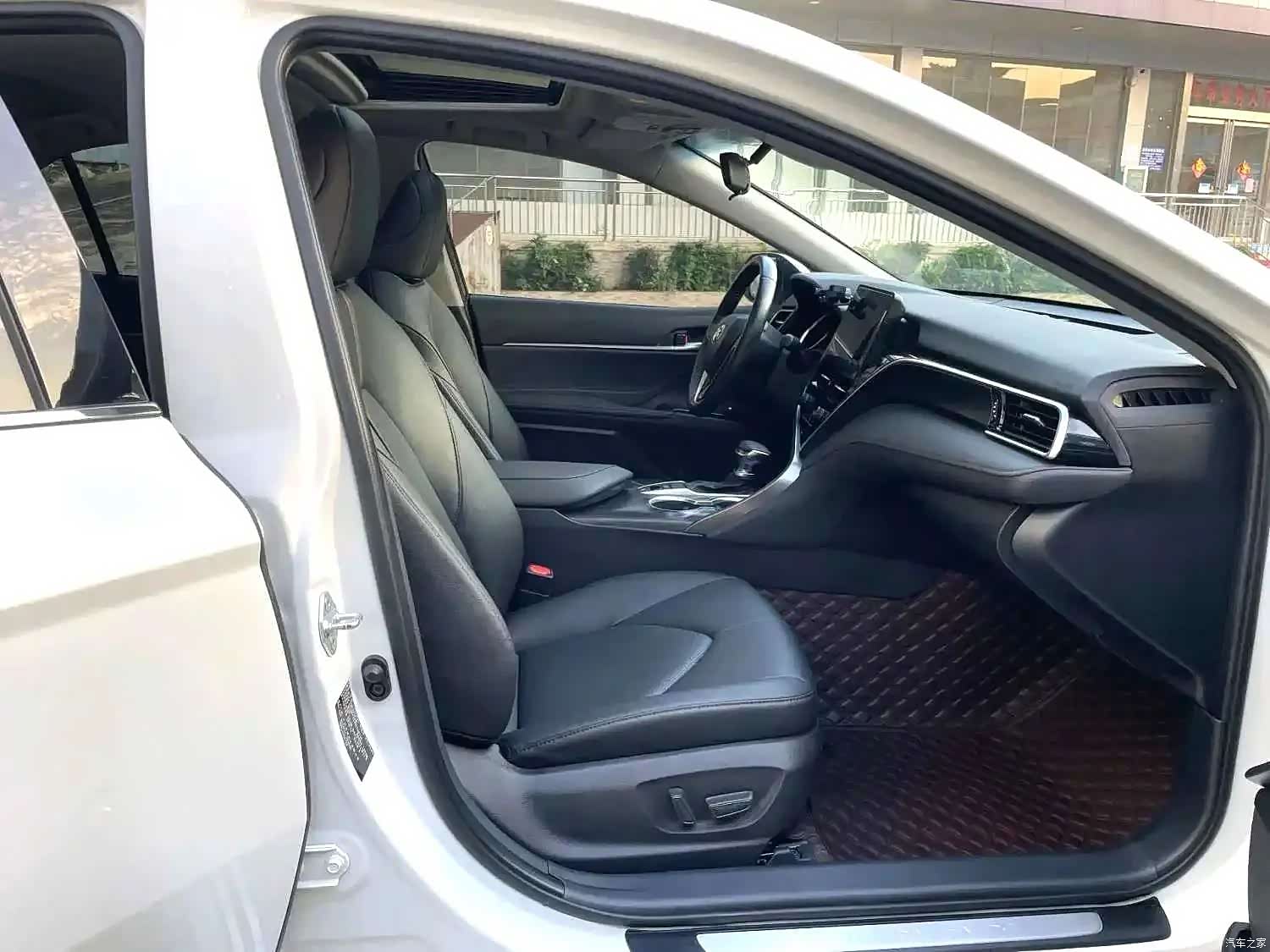 Toyota Camry, 2023 11