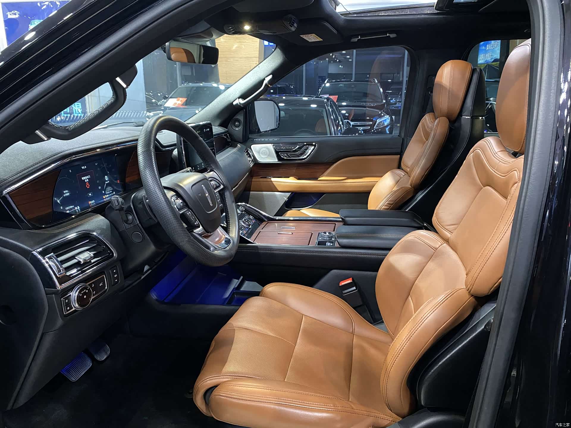 Lincoln Navigator, 2022 13