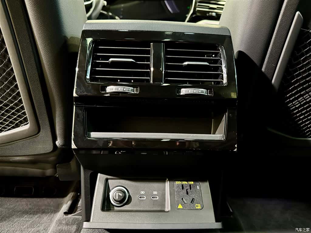 Volkswagen Touareg, 2023 22