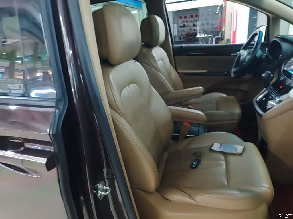 Buick GL8, 2018 25