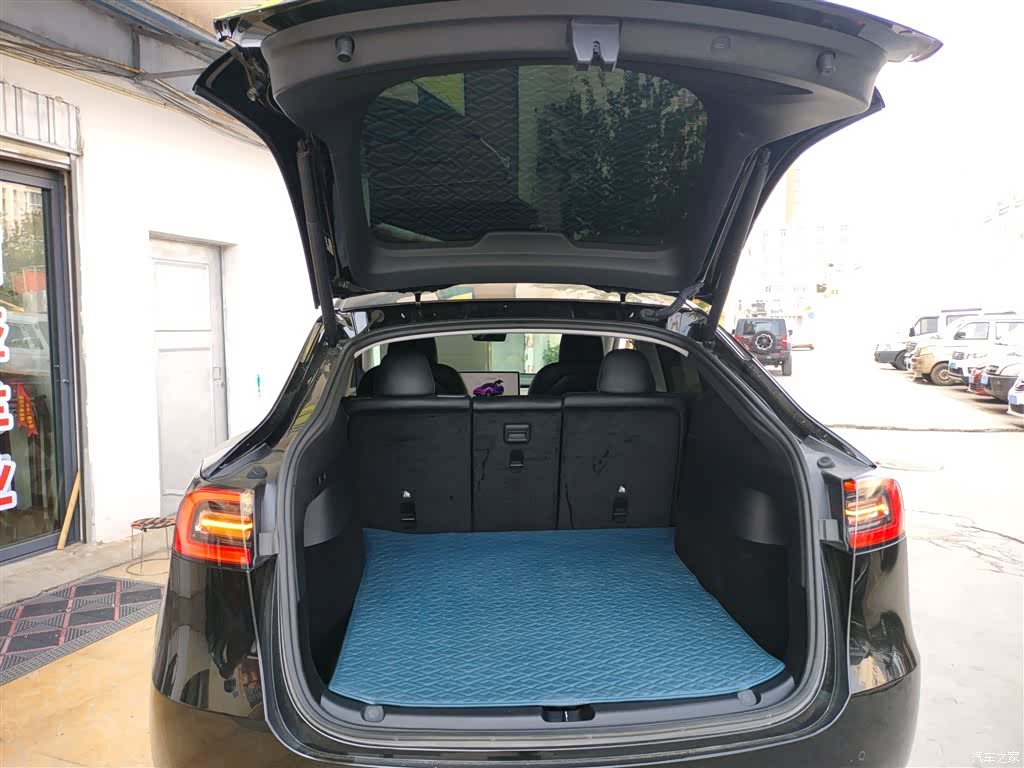 Tesla Model Y, 2022 15