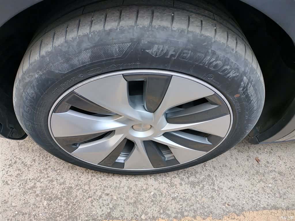 Tesla Model Y, 2022 25
