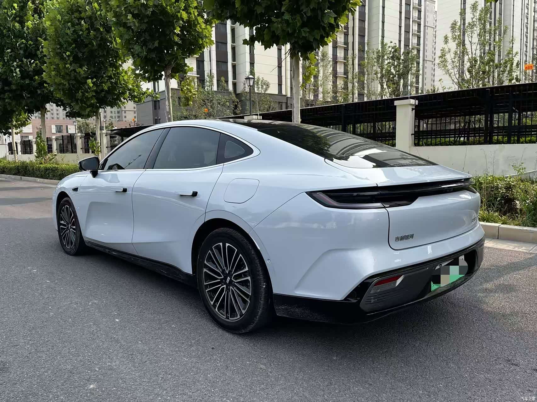 Geely 8, 2025 7