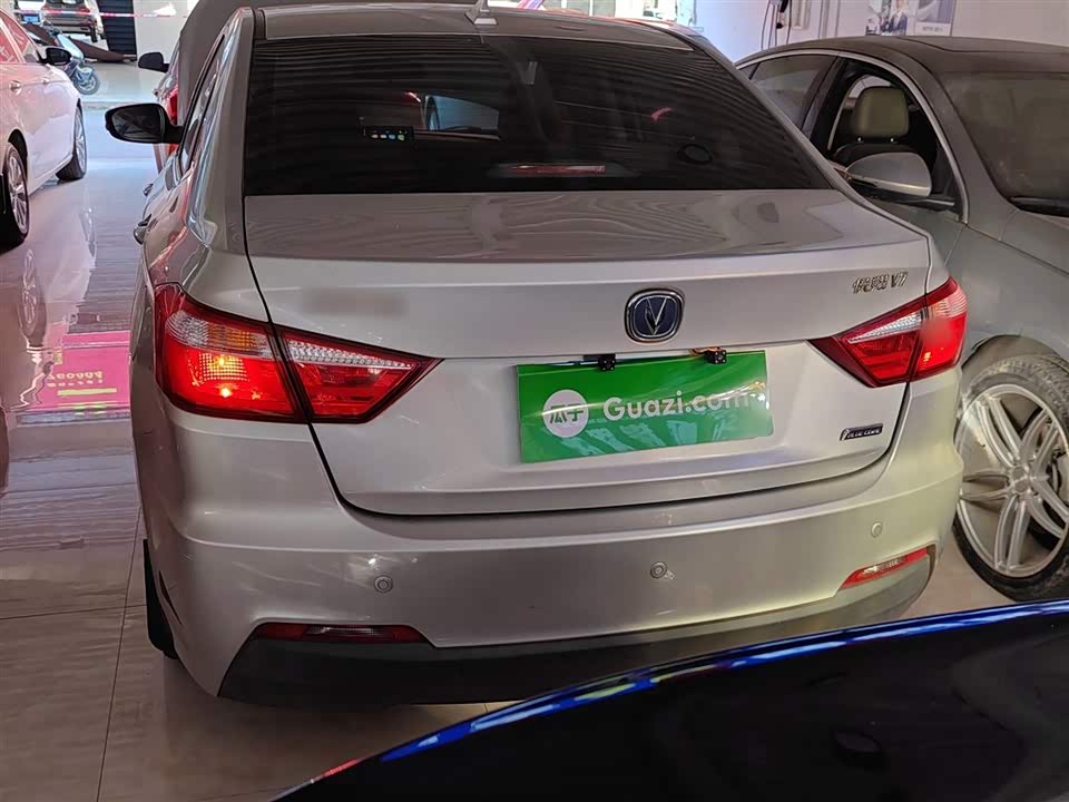 Changan Yuexiang V7