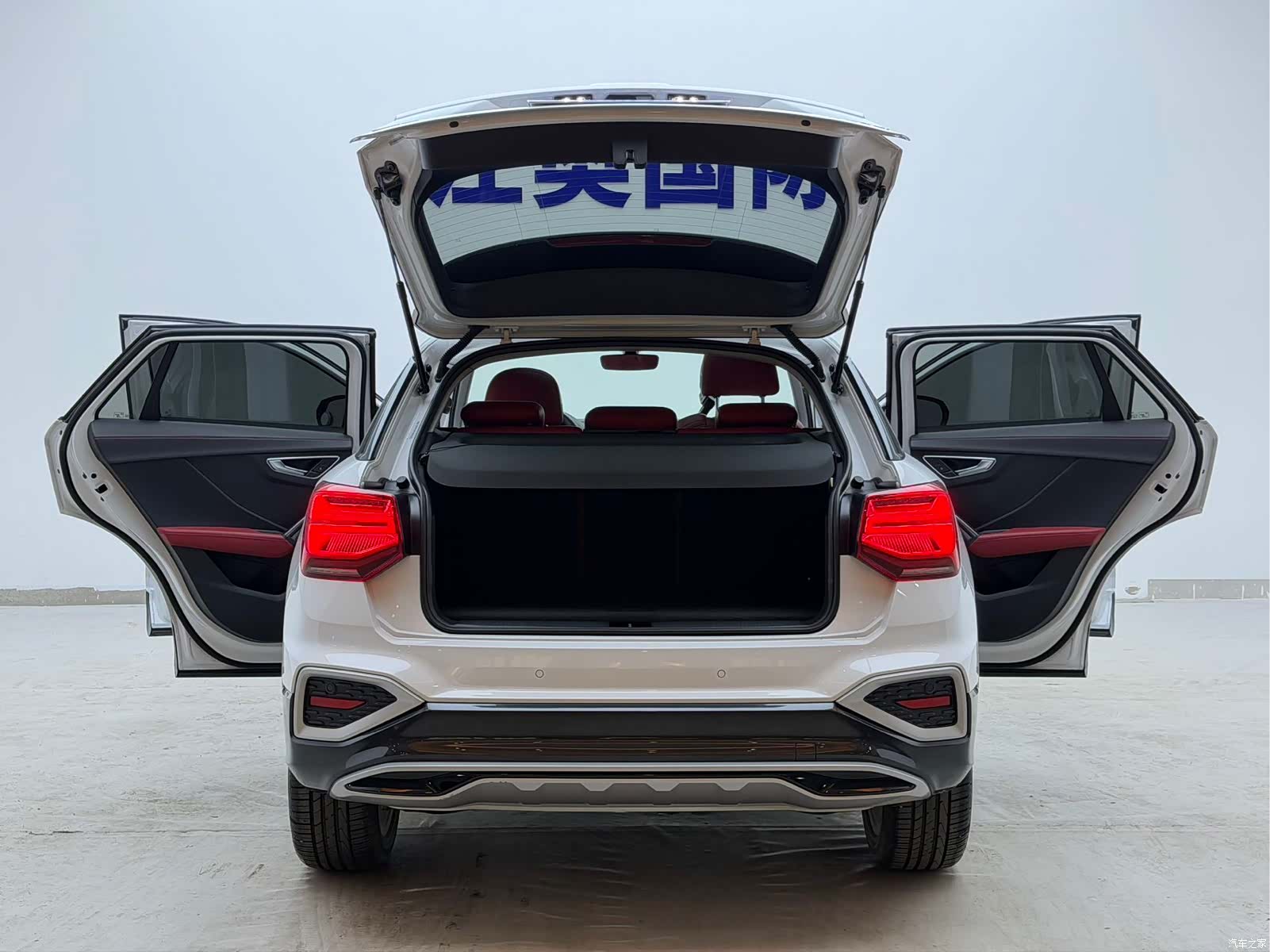 Audi Q2L, 2022 21